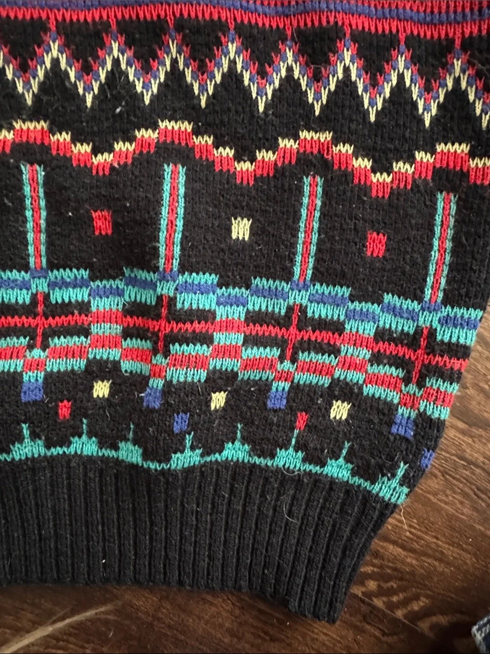Men's Black Multicolor Geometric Crewneck Sweater